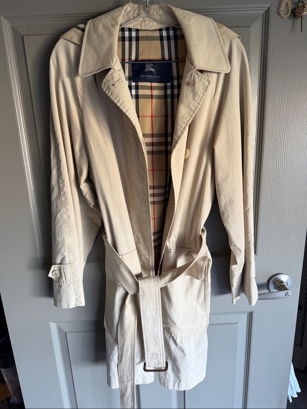 Burberry Cream Trench Coat with Signature Check Lining - Picture 6 of 7